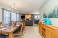 Retro Haven - mid-century modern styling - 4 bedrooms, 2.5 baths,