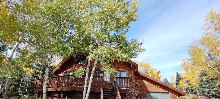 Mountain Chalet Tucked in Aspen Grove with Mountain Views Hotels in Angel Fire