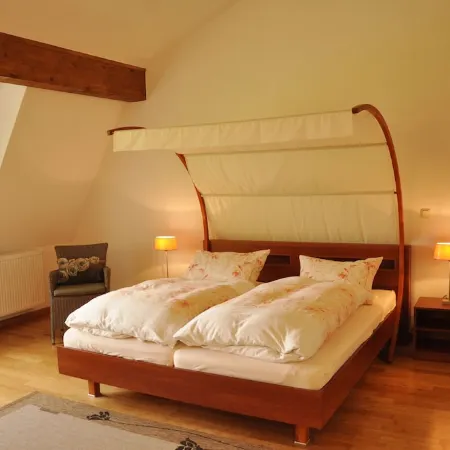 Beach house, 200 square meters. Wf., Directly on the Plauer See, Müritz, 30m to beach, Sky