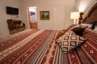 Running Bear · Running Bear on Fort Creek-CraterLake Bungalows Hotels near Train Mountain Railroad Museum