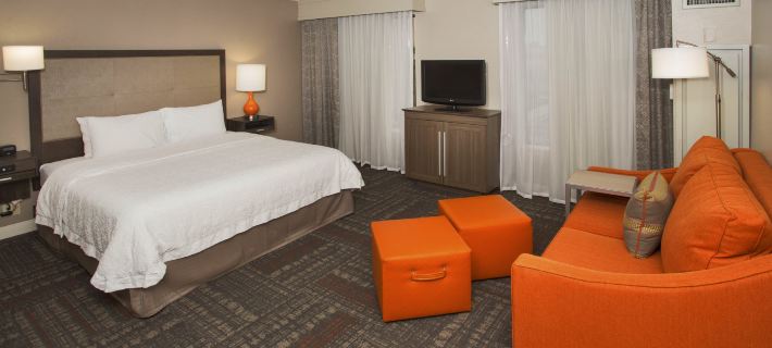 Hampton Inn & Suites Valdosta/Conference Center Отели в г. Лаундс