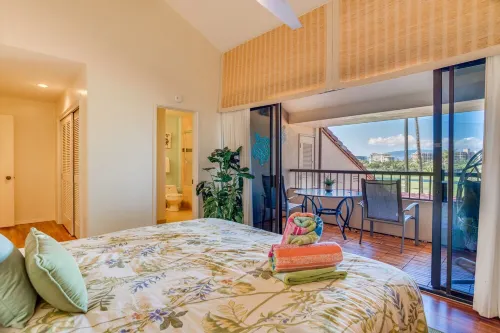 Beautiful, additional new updates, golf course views!  Huge 2/2 K. Royal #A301