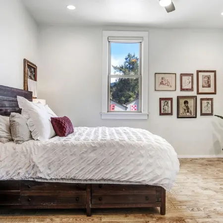 The Executive Suite- Apartment near the river!