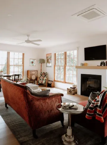 Luxury Couples' Retreat Beside the Beautiful Barwon River