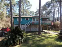 A Short Walk to the Dauphin Beach, 20% Discount for a Month Stay ,Pets Welcome