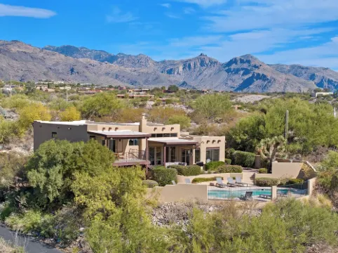 Catalina Foothills, 5 bedroom, Heated Pool and Spa, Views, Sleeps 16+