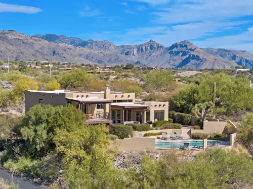 Catalina Foothills, 5 bedroom, Heated Pool and Spa, Views, Sleeps 16+