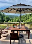 Creekview Manor - Dale Hollow Lake with amazing views only minutes to docks Hotels in Cumberland County