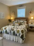 Beautiful bungalow, 5 minute walk to the beach