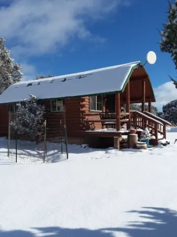Comfy cabin for two close to Grand Canyon and many Northern Arizona attractions