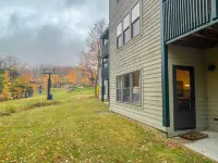 Newly renovated! 3 BR, slopeside Winterplace condo on Okemo Mountain