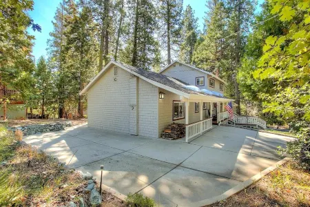 LAKEMONT PINES  •  Big Family Home  • AC • DOG + RV's Отели в г. Арнолд