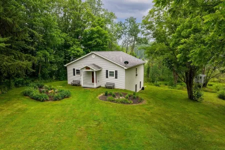 3 Bdrm Spacious Home w Game Room.  Just Minutes from Wgi & Wine Trail. Отели рядом с достопримечательностью «Парк штата Уоткинс Глен»