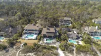 9 Dinghy - Oceanfront Home in Palmetto Dunes with Pool & Hot Tub. Dog Friendly.