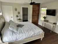 Completely remodeled getaway! Walking distance to beach, restaurants and bars