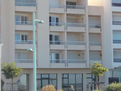 Rental studio 30 m2 panoramic view facing the sea all periods Hotels near Camping Le Verdon