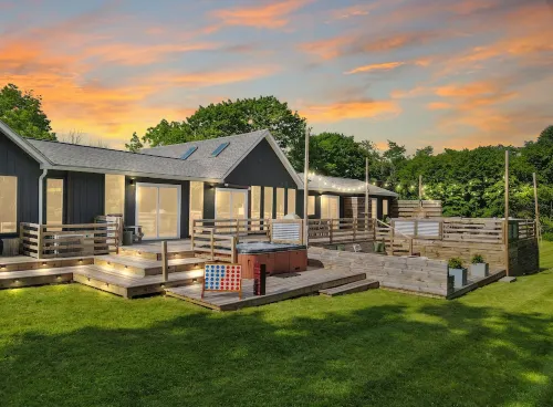 Sleeps 14! Game Room, Hot Tub, Firepit, Near Camelback & Great Wolf Lodge Hotels in Pocono