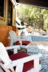 Tiny house Glamping in the mountains 🌻 Walk to private lake!