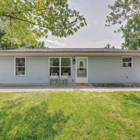 Spacious 3Bd Home~10Min IU Baseball~2 K Beds~Huge Kitchen~Fire Pit+Ping Pong