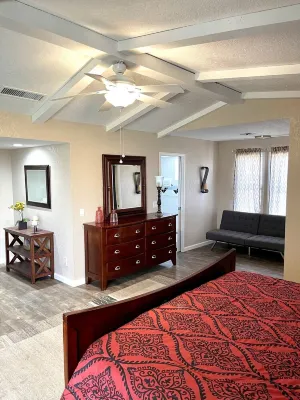 Havasu Retreat w/pool and Casita close to downtown