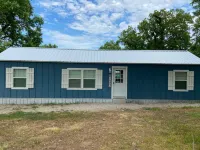 Cute cabin in nice quiet secluded area close to the water, The Coves Golf course