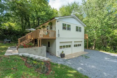 New! Cozy 2-Bedroom Home in Asheville - 10 min from Downtown! Hotels in der Nähe von The Biltmore Legacy