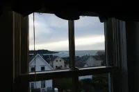 Mendocino Village Water Tower - Ocean & Garden Views