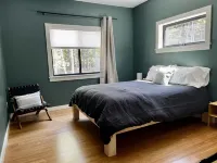 Pine Lodge: 2-bedroom vacation home minutes to Acadia National Park