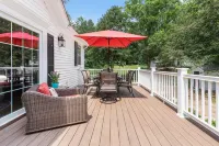 Luxury Cottage on the Potowomut River in Rhode Island 2bd/2b
