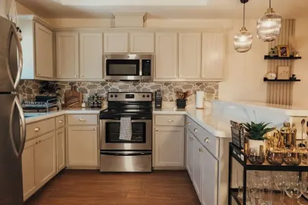 Modern Cottage Style Apt-King Bed near UTRGV & DHR