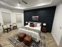 Newly Remodeled Gated Resort Community Home Minutes to Beaches & 5th In Naples