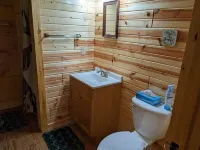 Wildlife Cabin! Spring-fed Ponds! Apple Orchard!