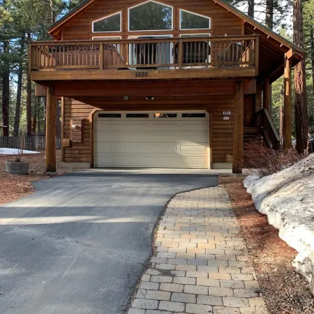 Spacious Tahoe home w/hot tub just 3 blocks to Kings Beach