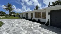 RESORT-STYLED 3 BDR HOME -HEATED POOL -UNDER A MILE FROM THE BEACH Huge Backyard