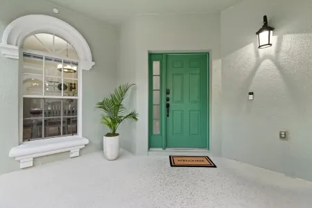 Enchanted villa near Disney, Universal, Legoland, and prestigious golf courses