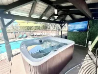 Luxury Villa • Sleeps 40+ Pool•Grill•Arcades•6 TV’s•Playground• .5 Acre