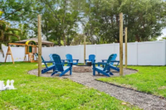 Clearwater Game House! Heated Pool, Bowling, Golf!