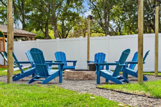 Clearwater Game House! Heated Pool, Bowling, Golf!