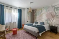 9 bedroom house with garden 10min from the heart of Lyon