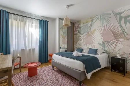 9 bedroom house with garden 10min from the heart of Lyon Отели рядом с достопримечательностью «Университет Клод Бернар Лион 1»