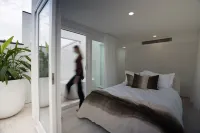 Ultimate Luxury 100m From Manly Beach. Sensational 3br House With Cedar Hot Tub