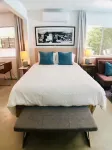 Oasis in the Heart of Hollywood with Private Pool & Spa - 5 Star Modern Studio
