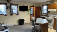 Den Mishka - Kodiak's Den of the Little Bear