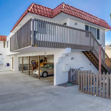 Luxe Beach House w/ Ocean Views