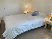 Large T2 Terrace in house 500m beach Hotels in Saint-Cyprien