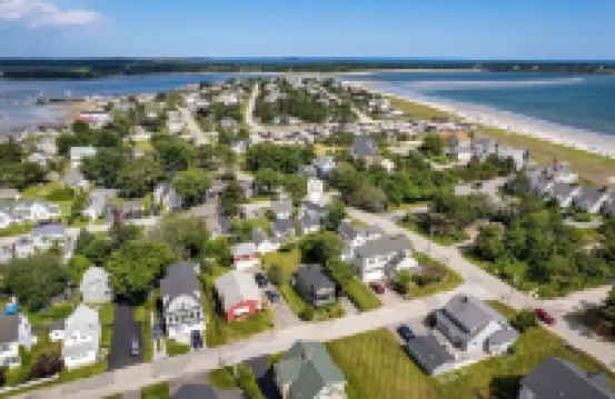 Updated Cottage - Steps to Pine Point Beach!