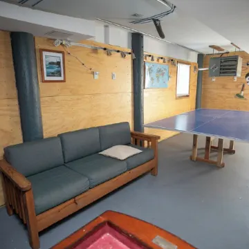 4 Bedroom Ship Bottom Beach House w/Hot Tub + Game room! 1 Block to the Beach!