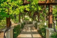 Spacious studio in Hollister Hotels in San Benito County