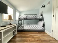 5 Star Soundfront Escape with Relaxing Hot Tub Hotels near Wright Brothers National Memorial