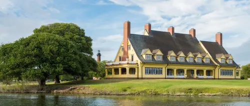 New Condo, Sleeps 6, 3 Bedroom, Beach Access, Community Pool & Private Cabanas. Hotels in Corolla